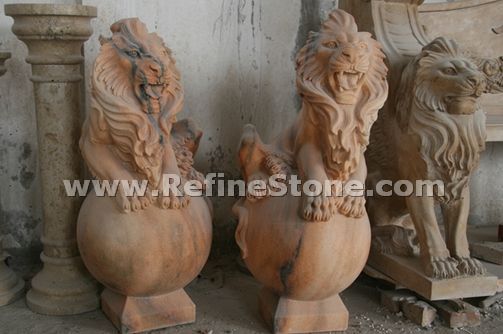 Pair of marble lion statue