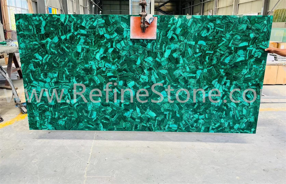 Malachit stone / Green stone